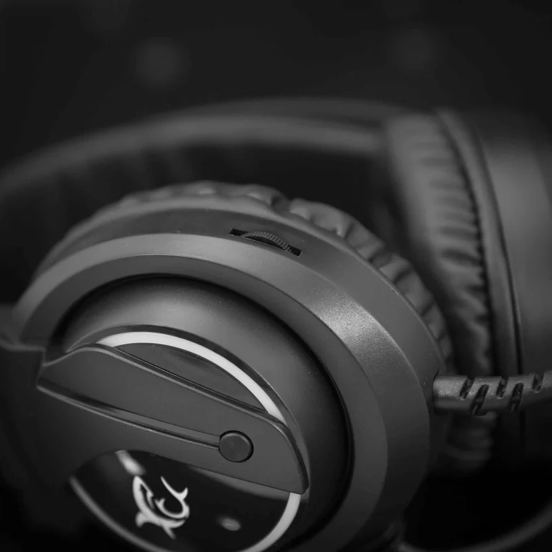White Shark WOLF On-Ear Spelheadset Svart - 7326739
