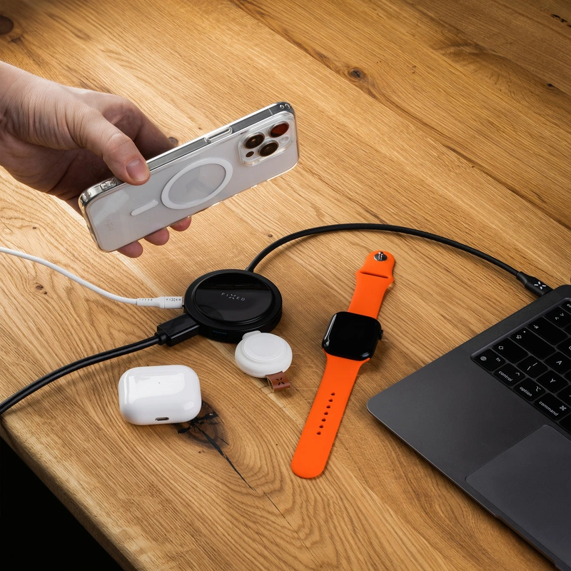 FIXED MagHub 7 i 1 USB-C HUB 4K & trådlös laddning Svart - 8016457