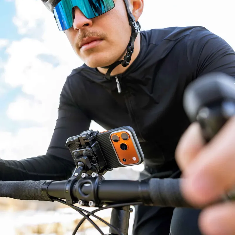 FIXED Bikee Anti-Shock Telefonfäste för Cykel med Smart Lock Svart - 8019208